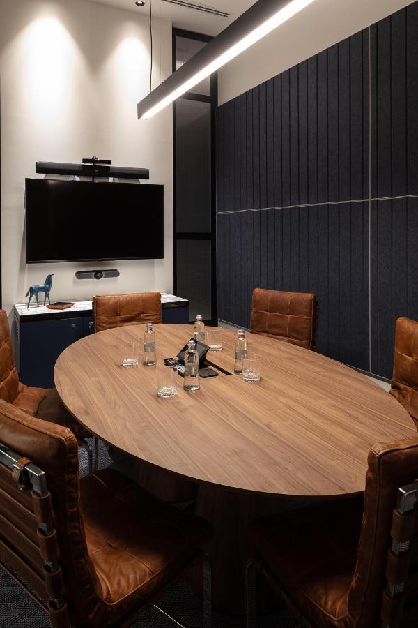 Next Hotel Melbourne, Curio Collection By Hilton Exteriér fotografie A meeting room at the headquarters of the International Telecommunication Union